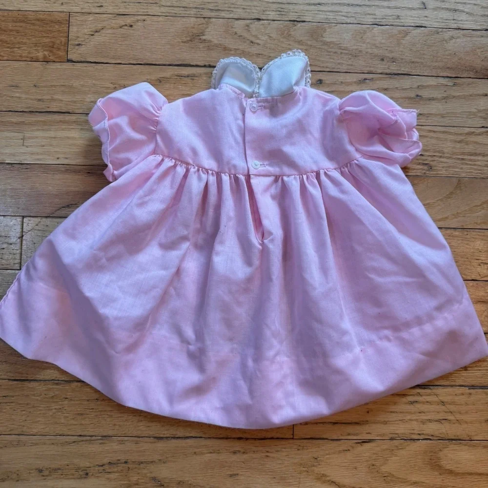 Vintage Pink Smocked Baby Dress‎ Floral Embroidery Lace Peter Pan Collar 12M